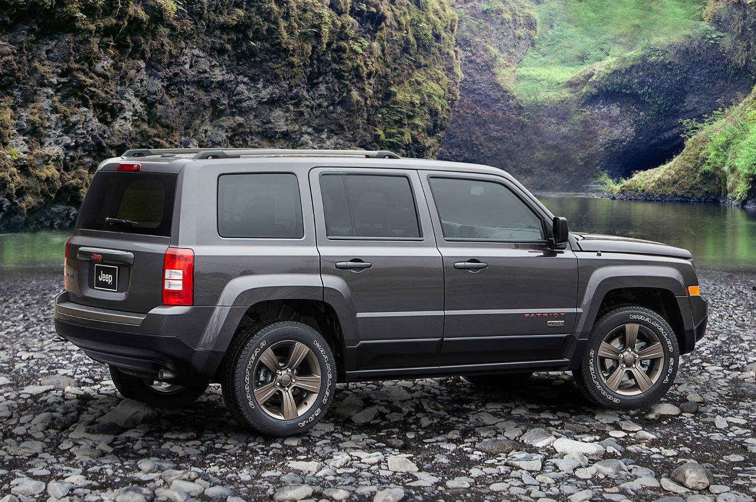 Comparison - Jeep Patriot High Altitude Edition 2017 - vs - Jeep ...